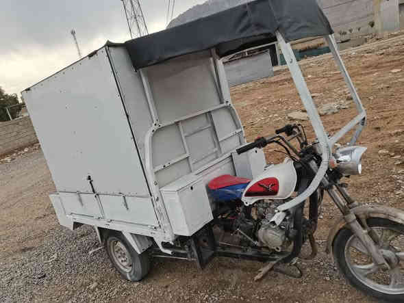 السلام علیکم 
ماتۆری لەفە و شاورمە بۆ فرۆشتن
کەپری تازەیە ئیشی پێنەکراوە 
 تانکی و شوێنی بتڵە غازی هەیە 
مەکینە و شانسی و گێر و کارەبایی بەشەرت بە نیو سلف ئیش دەکات مەکینە 200
شوێن ڕانیە 
موشتەری تەلەفۆن بکە 
0778 086 7179 
0750 148 1788 رانية
