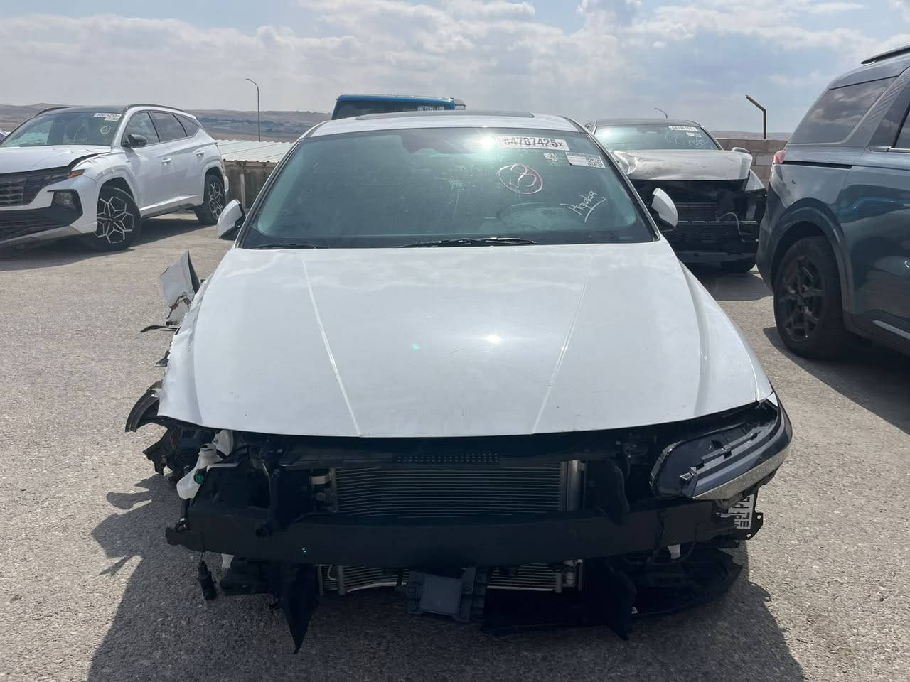 النترا موديل 2024لمتتد 
هايبرد
فول موصفات وداخل ابيض 
ماشيه8الف سياره كلش حلوه 
حادث كما موضوح بصور
حاليا بالحره يمكن ادخالها بكتاب الشهداء 
أو حره بسمك 

السعر 119

مكاني بغداد 

***********
