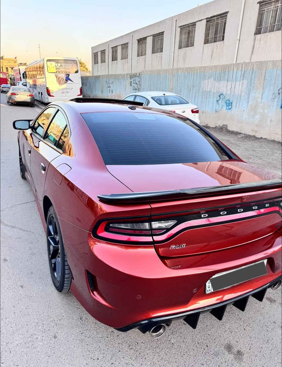 السلام عليكم 

جارجر GT 2021 

خليجي شركة هارلم لون مميز مشمشي ماشية 60 الف ميل السياره بيها بنيد صبغ + نص الجاملغ الخلفي صبغ بدون ايرباك او شاصي او داخل كله بشرط كير مكينة كفاله السياره جاهزه من كلشي 

✅المواصفات ✅

سوبر تراك شاشة كاميرا  بصمه شفتات ستيرن  سلايت  تدفئة  كشنات امامي 
 تدفئة ستيرن  لايت زنون تشغيل عن بعد حساسات خلفية 

العنوان / بغداد  

 السياره رقم دهوك سنوية وهزة جديد تحويل ثاني يوم 

📞للاستفسار 
***********
