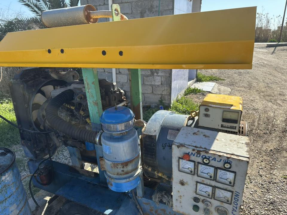 مولد كيا
محرك 3000
توليد 30 كيفي 3فيز 
محرك مكفول من البخار وتنقيص 
مكان طارميه 
***********
