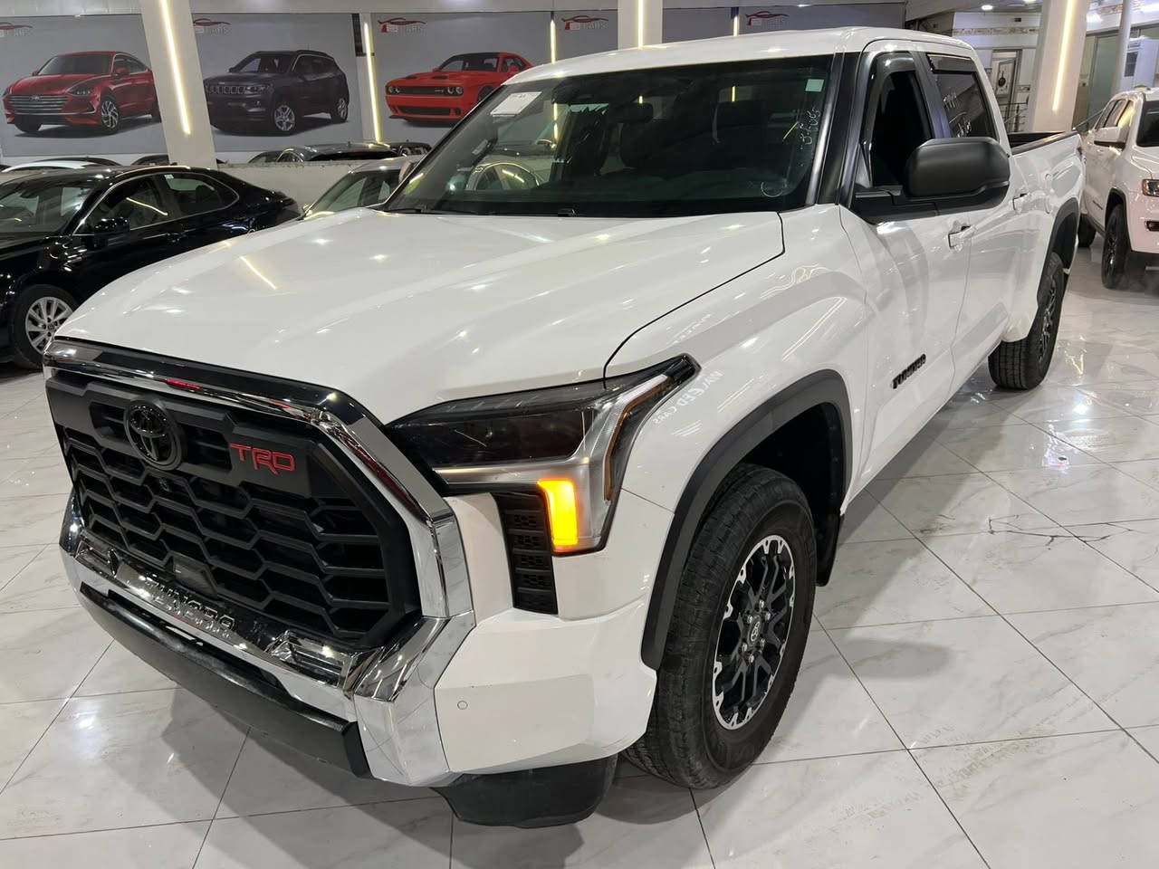 تويوتا تندرا 2025
لون ابيض 

محرك V6 محرك twen twrbo 
السعر  :315 ورقه

ماشي.31 الف ميل 

المواصفات 

فور ويل 4+4
بصمه 
تشغيل عن بعد 
‏ويل كروم مميز 
لايتات زينو و بك لايت زينو 
رادار امامي 
تحديد مسار 
شاحن وايرليس 
هندبريك بصمه 
كشن سايق كهرباء 
كشن سكن كهرباء 
لايت LED 
حاجب LED
اشاره لكزز 
رادار خلفي 
حساس خلفي
محرك لاندكروز V6 توين توربو 

حافه بوند جملغ صبغ 

للاستفسار 

مكان السيارة أربيل-معرض ولید كارس
وتساب 
***********
***********
