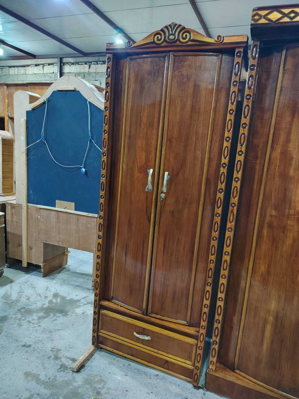 يالله
غرفه نوم ام السته نضيفه جدآ السعر 
650 بيهه مجال
العنوان النجف حولي مقابل شارع عشرين ***********واتس او الاتصال على الرقم
