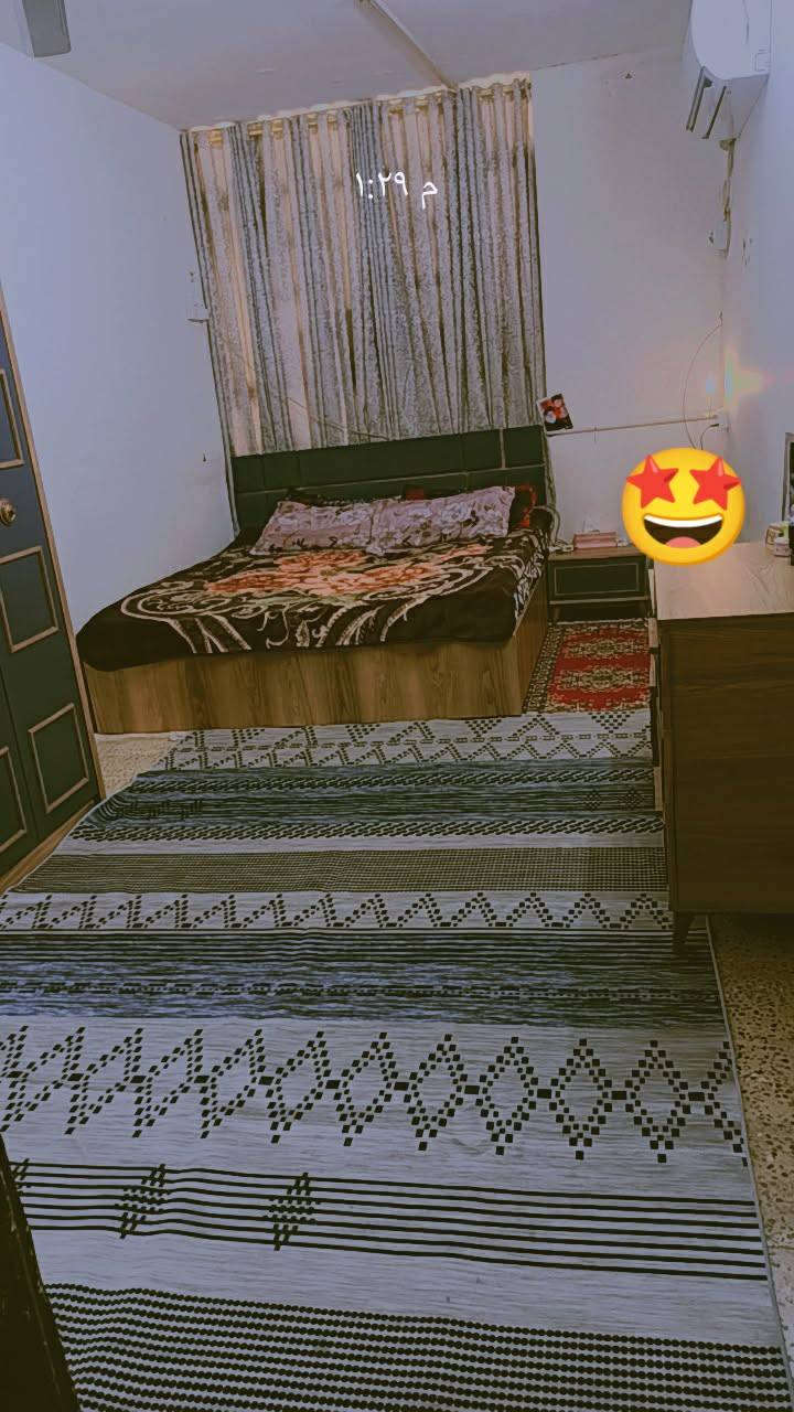 ا
لسلام عليكم شقه للبيع طابق ارضي ثلاث غرف واستقبال مجمع المصطفى  عماره 64 قرب تانكي على شارع جديد حي رشيد شقه معمره جديده من كهربائيات مجاري مي تأسيس جديد كله كراج كبير يسع الى ثلاث سيارت ارضيه مصبوبه صبه درجه اولى +حديقه كبيره كامله حمام شرقي غربي كله سراميك ارضيه وجدران   مطبخ سيراميك ارضيه وجدران 
معرفه التفاصيل اتصال امراسله واتساب على رقم
***********

