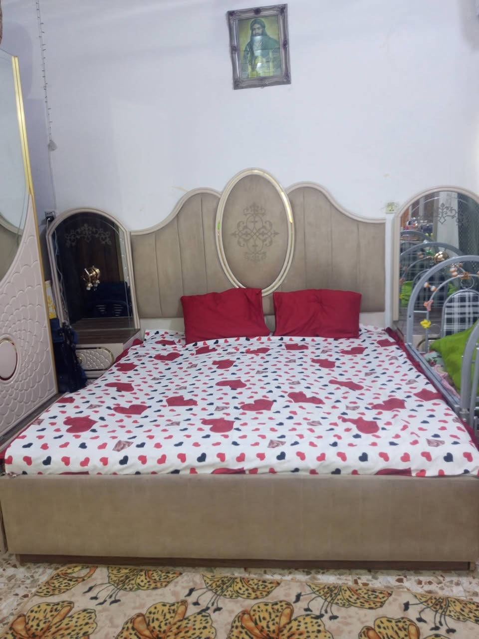 غرفه تركيه ضخمه ٨ قطع للبيع 
حي ميسان


**إذا كنت صاحب هذا الإعلان وتريد حذفه لأي سبب، رجاءا أرسل رسالة إلى الدعم الفني**