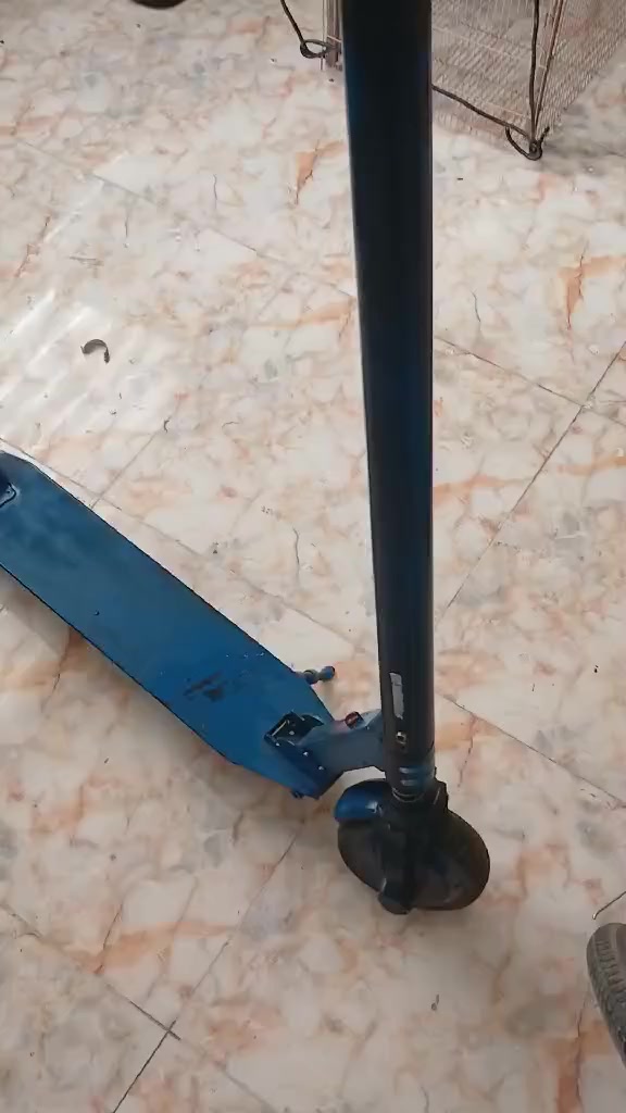 السلام عليكم سكوترات ٢ يرادلهن بطارية ثنينهن٧٥ وبيهن مجال ***********
