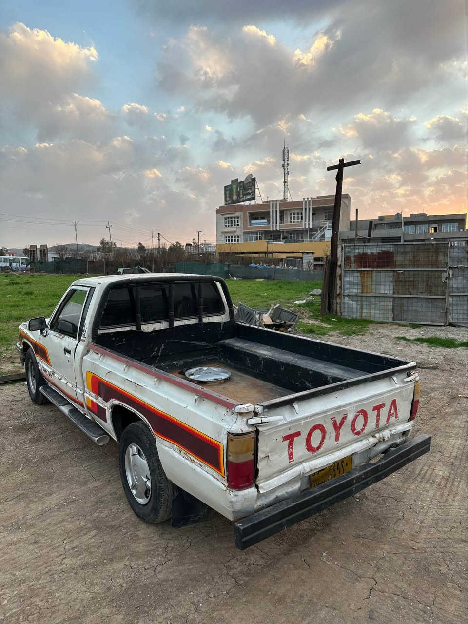 پیکاب توێتا 1988بۆ فرۆشتن 
20معامەلە
3وای ٦گێر ئارم کۆن سلیمانی 
مەکینەی تازە خراوەتە سەری دوکەڵو بوخارو صەوت بەشەرت  گێرو ئەکسلی بەشەرت لیدراوی نیە موسو براوە وەرگەراو بەشەرت 
شانسی نەتەقیوە مالی کاسبیە 
زۆر بەکێشە مەزبوتە 
شوێن چەمچەماڵ 
***********
***********
ئەدمین ❤️🌹 شمشمل, السليمانية
