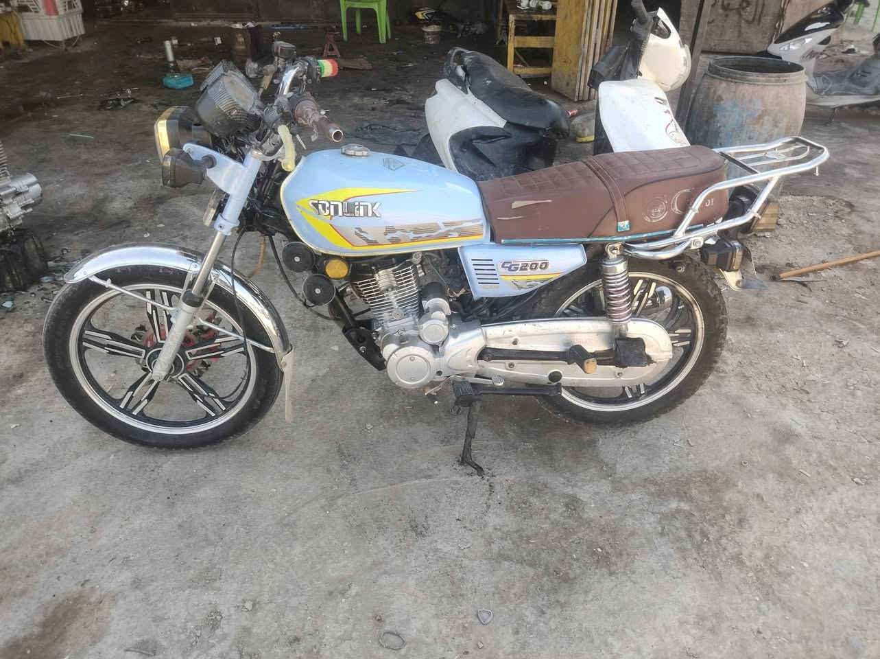 سلام عليكم درجة سفانه موديل 24 وراق سعر 450قفل ***********
