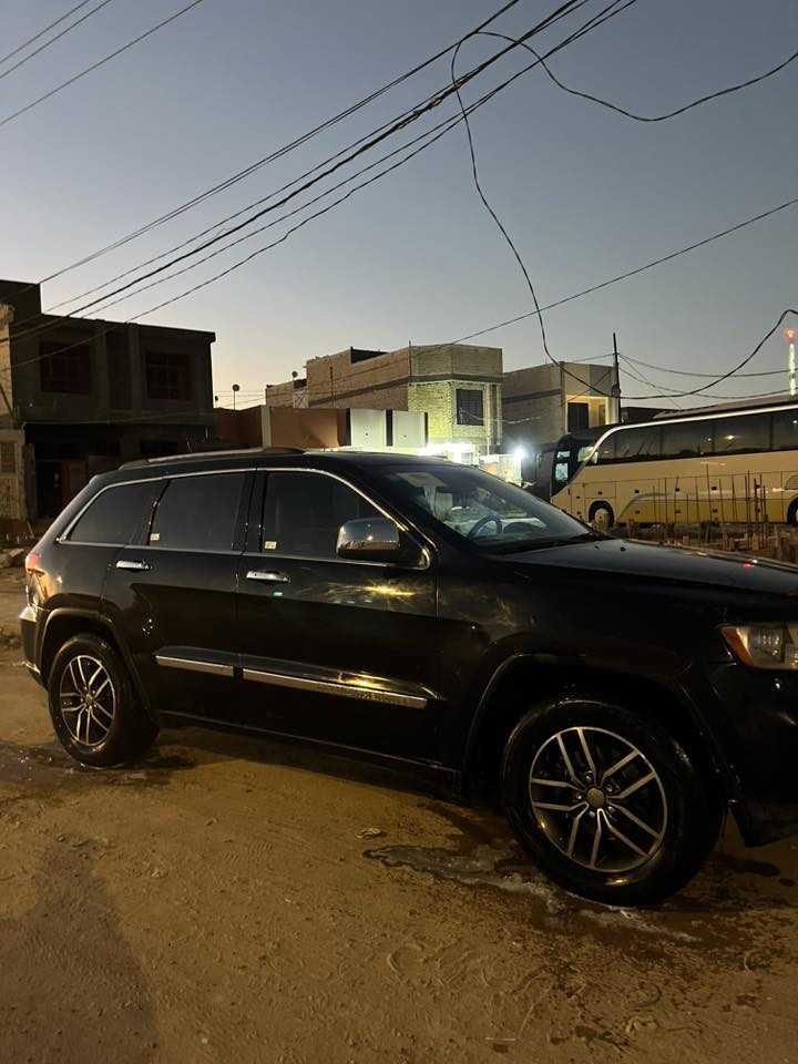 السلام عليكم جيب مديل 2013 رقم بغداد انكليزي بسمي مشروع وطني  مصبوغه عااام مكينة 6سلندر 3600 فور ويل مكينة كير حدادية تبريد كلها شغالة فول مواصفات فتحة السعر 135ورقة المكان النجف كوفة حي ميسان شارع 60 بيع او مراوس ***********
