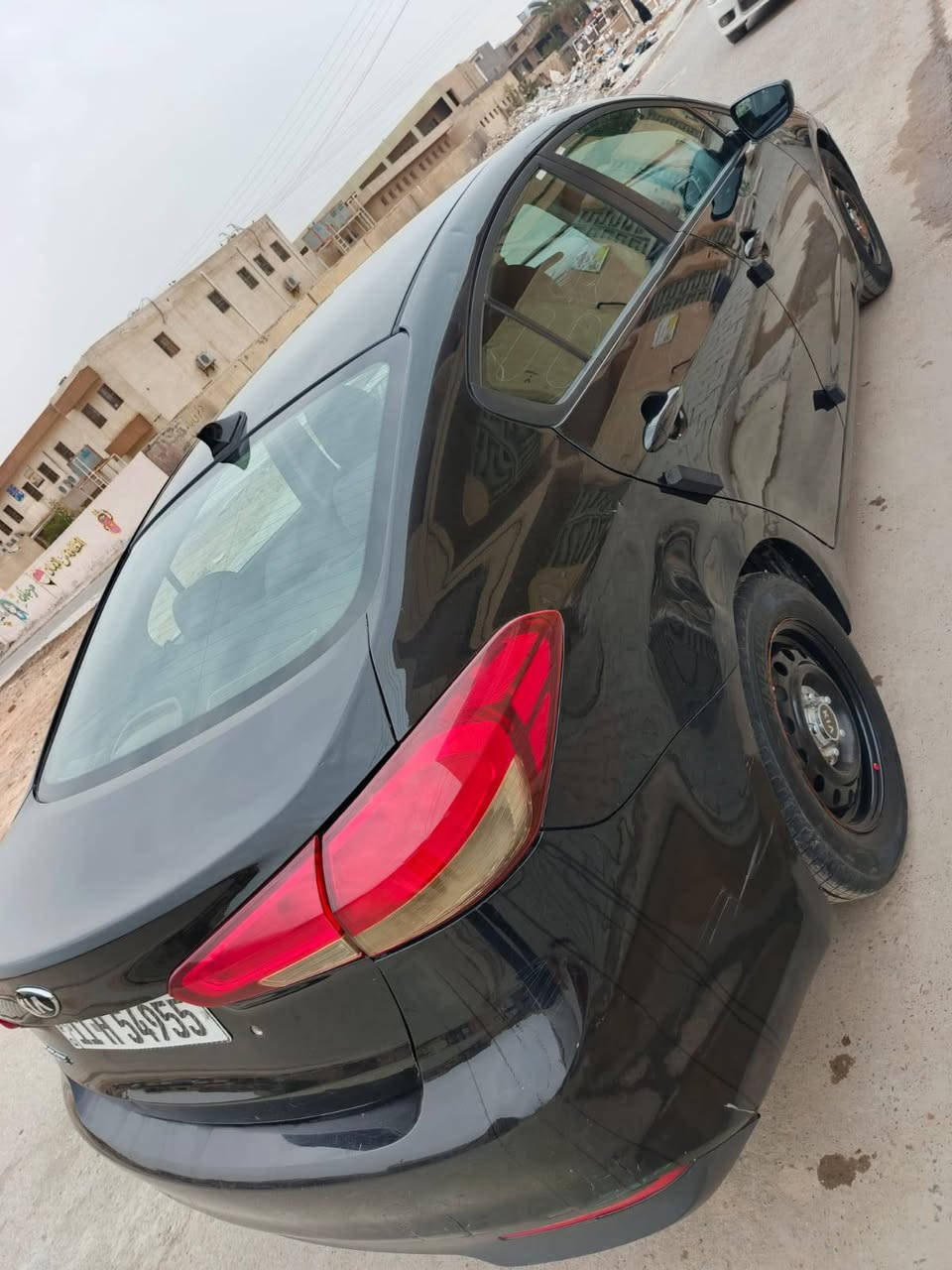 السلام عليكم ورحمة الله وبركاته 
فورتي موديل 2017 كير المرغوب at مكينة 2000 دوش ماشية 96 قابل للزيادة حادثها جاملغ وبنيد فقط بشرط بدون دواخل خلاص وبدون ايرباك ايضآ بأسمي سنوية للغاية 2030 هزة جديدة السعر 115 وبيها مجال للطيبين مكاني بغداد الحسينية قرب المرور 
للاستفسار اكثر الاتصال ☎️ ***********
