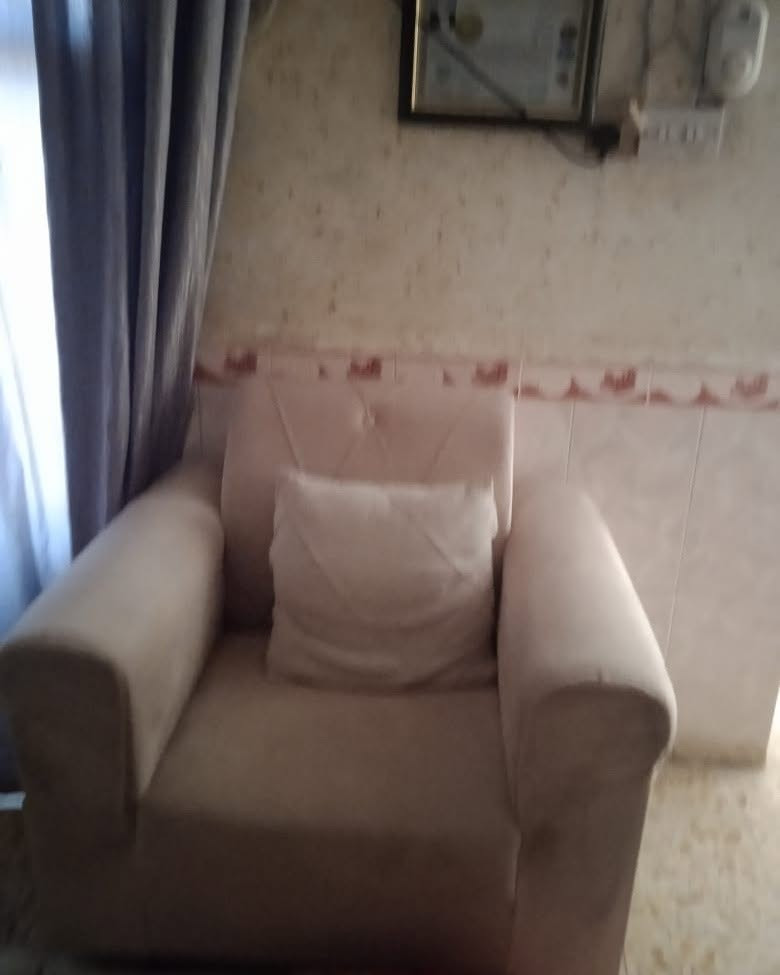 تخم مستعمل للبيع نضيف مع أربع كوشات وطبله هديه
السعر 215 للتواصل والاستفسار ***********واتساب
 #تخم #تخم #تخم_مستعمل #تخم_مستعملة
