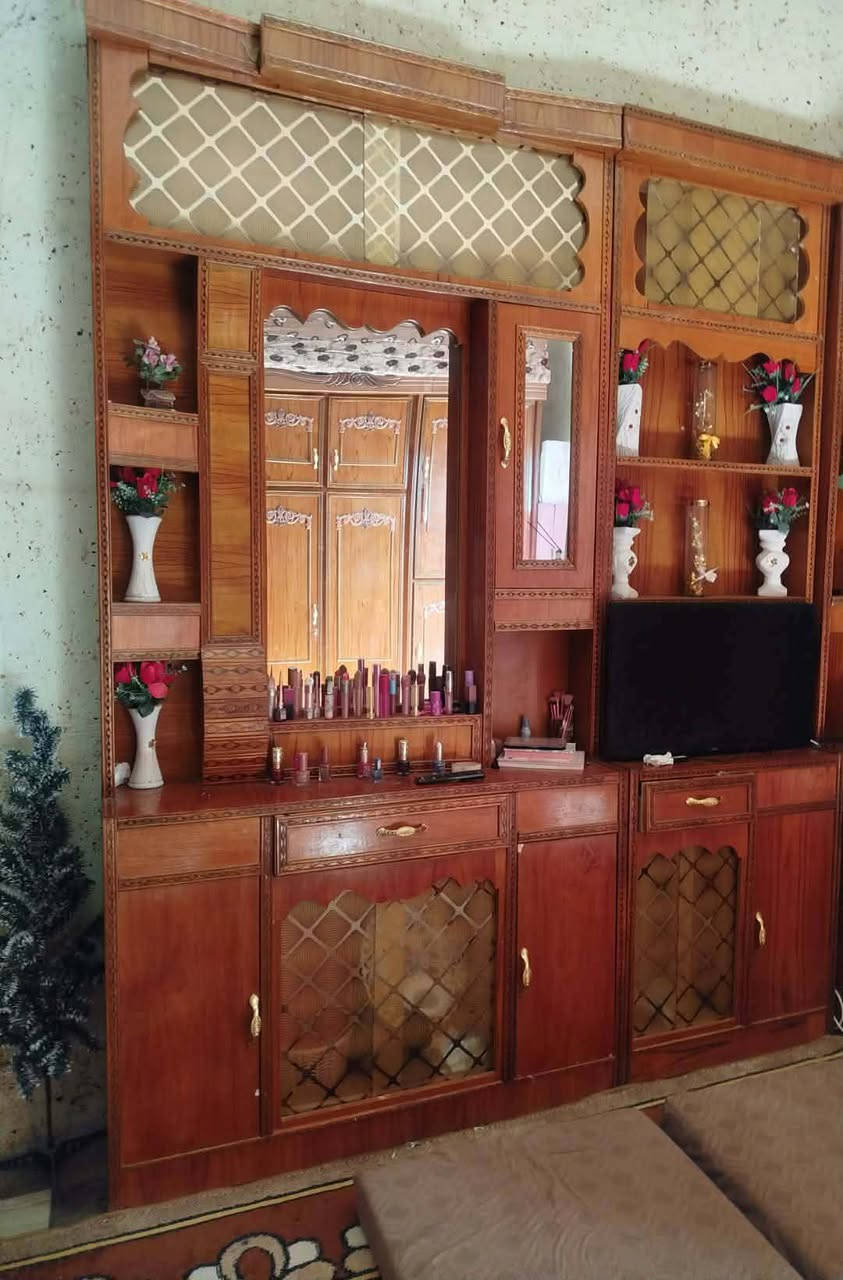 السلام عليكم اخوان توجد غرفه مسرح عالي نضافه فول السعر 900وبيه مجال الاستفسار عن الرقم ***********
