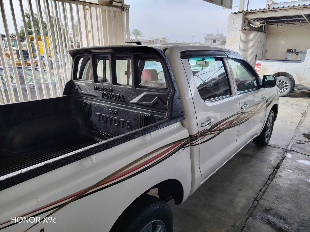 السلام عليكم بيكم موديل 2015 كويتي الساير شاصي19 ماشيه الف160 رقم بغداد كفالة عامه من كلشي تخم اصلي كير اوتوماتيك محرك بلادي الشراي يتصل ***********
