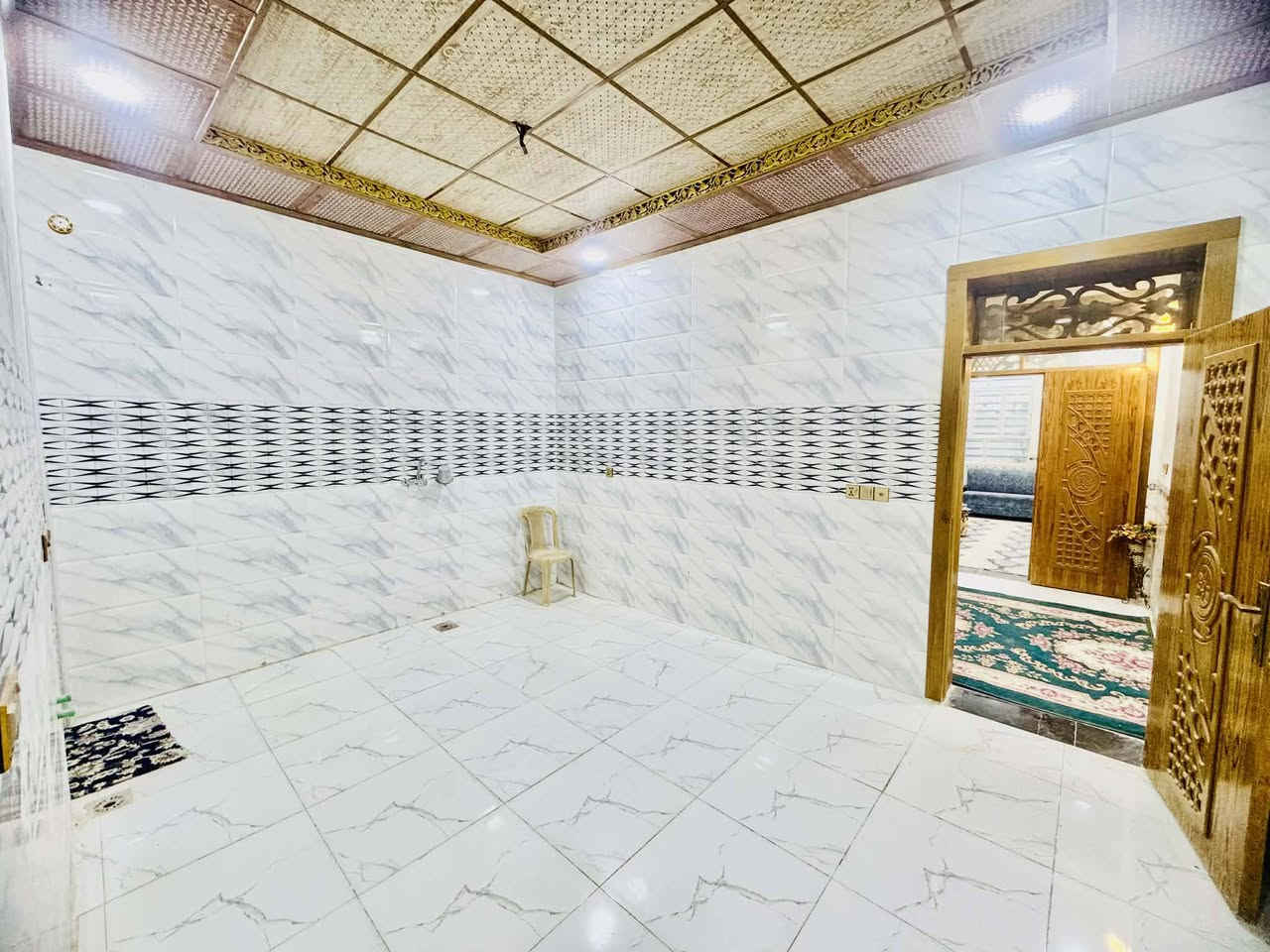 يا الله 🏠بيت  للرهن (100 متر) طابو صرف حي النداء
مجمع بيتي الثاني قرب شارع ٦٠ التبليط مال السلطان ثالث عرصه عن ٦٠
السعر الرهن 23 مليون  وبي مجال سنه وقابل التجديد  معه الثاث جاهز السكن 
شارع ١٥ مقابيل السوك 
يحتوي على طابق واحد 
 غرفه  مطبخ   صاله   استقبال
الاستفسار ***********
ــــــــــــــــــــــــــــــــــــــــــــــــــــــ
يوجود ٢٠٠ متر غرفتين
