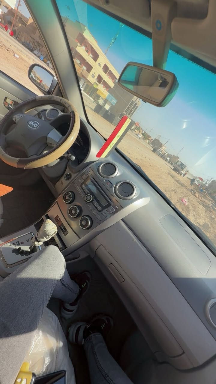 سلام عليكم
بي واي دي 
موديل 2013 
سياره كلش نضيفه 
مواصفات 
كشنات جلد 
فتحت سقف 
بصمه 
ترحيب بل مري 
كشره نضيف 
تخم تايرات جدد بل جديد خليته قبل شهر 
محرك وكير شرط انطيك وين متريد تفحص افحص 
محرك السياره 1600
سعر السياره 46 وبيه مجال للطيب 
مكان السياره صلاح الدين تكريت 
رقم التواصل 
***********
