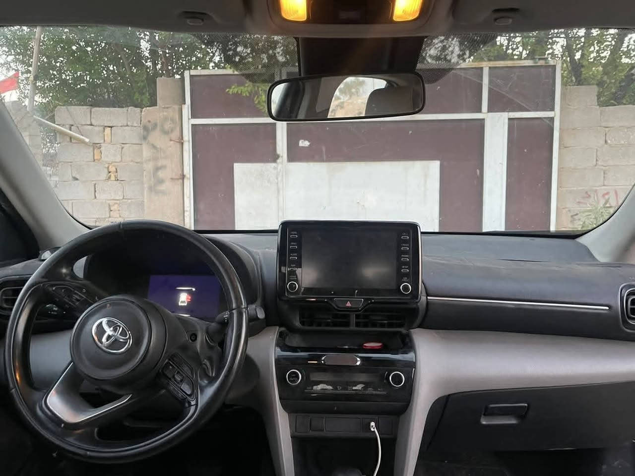 السلام عليكم تيوتا يارس كروس للبيع مديل 22 وارد خليجي هايبرد السياره جديده حادث دعاميه فقط شاشه جلد تحكم حساسات رادار نقطه عمياء تحديد مسار سياقه ذاتية القيادة السعر 145 وبيها مجال للشراي ***********
