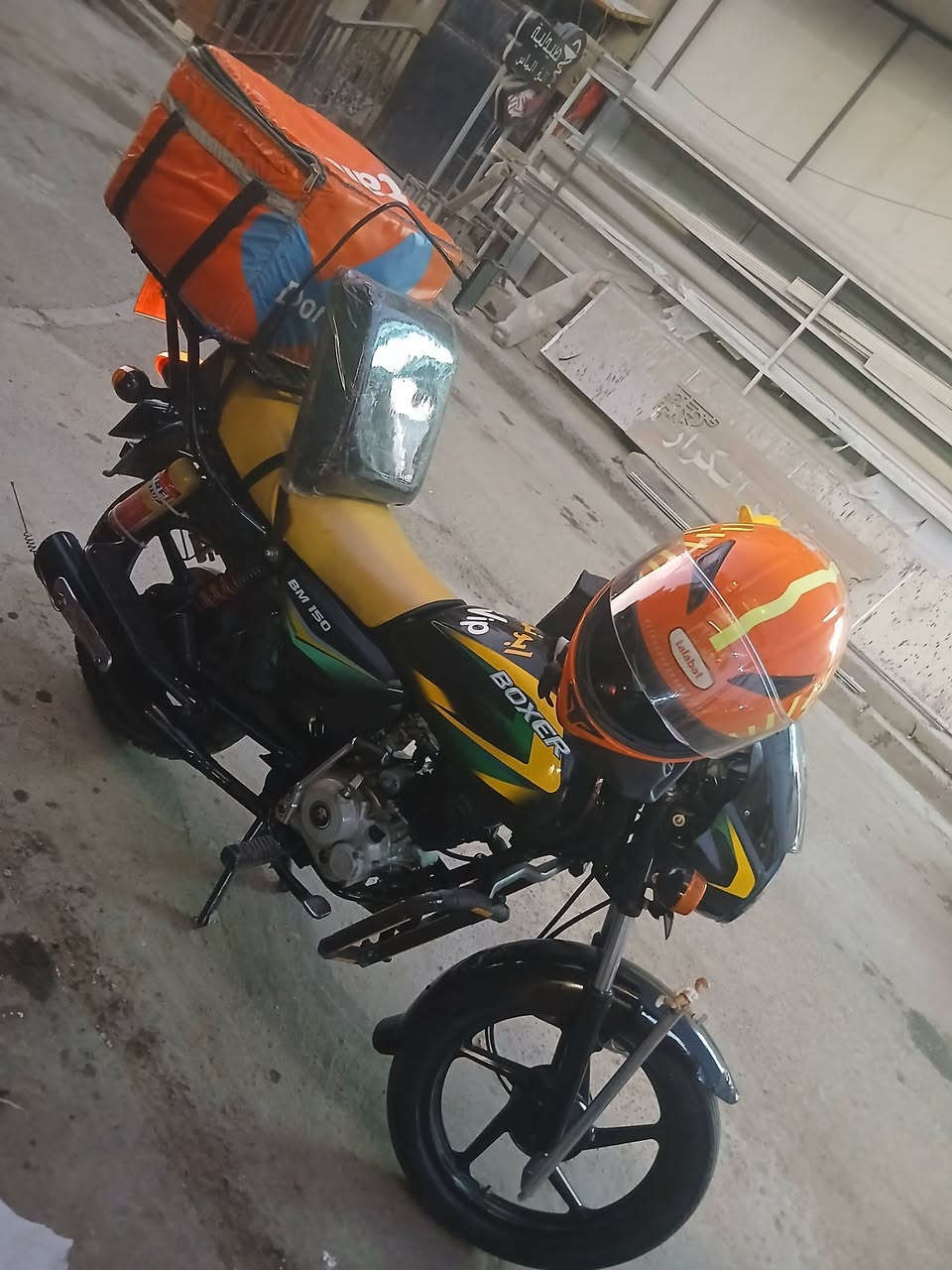 السلام عليكم بوكسر 21 بأسمي تحويل ثاني يوم وهزه بيها يعني مدوخ راسا حول بأسمك
اخت الزيرو  نضيفه كلش شلعه ومعدل خير من الله كهربايات سلف هندر فوول لايت زنون ماشيه 9 الاف
مكينه خلاص ما مفتوحه بلاديه دراجه
جيب وياك فيتر وافحص على راحه راحتك
السعر مليونين وبيها مجال بسيط
***********
