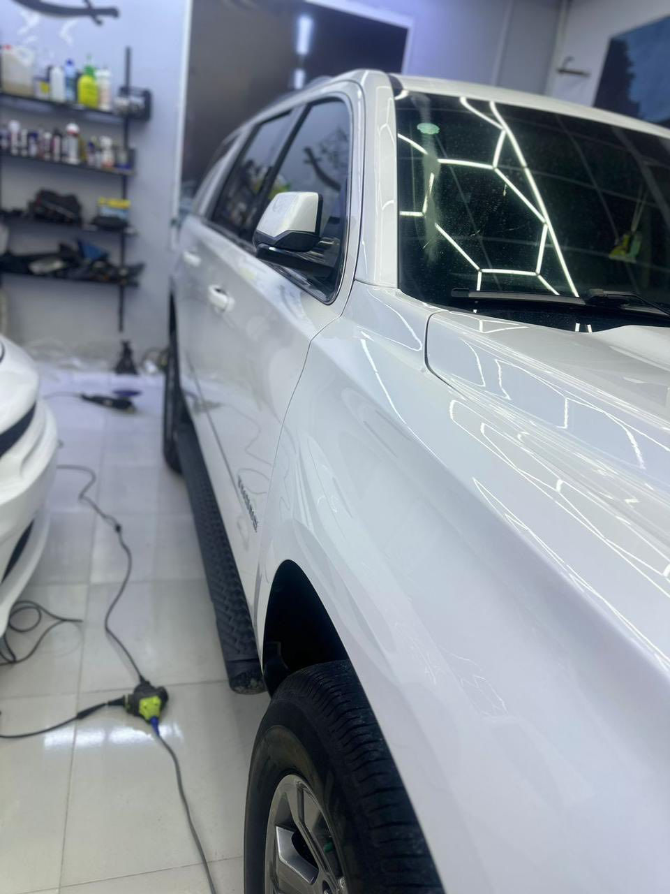 شوفر ليت تاهو Z71
الموديل 2017 
حجم المحرك 5300
دخول جديد ضباط مرقم بغداد
فتحه بل سقف
كشنات ملكي (بيجي)(تحكم كهرباي )
رادار 
حساس امامي وخلفي 
شاشه 
كامره 
نقطى عمياء 
قاصه 
شاشه كبيره 
ويل 18 المرقوب 
وباقي موصفات Z71
السياره جديده كالش دخلى كلين 
بس طالع بيها كلير باب الصدر 
السعر المطلوب 34500$

تغرير الفحص ورقم الشاصي من ضمن المنشور 
التواصل (***********)
