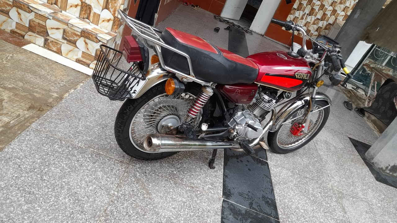 السلام عليكم تايكر موديل 23 باب اول الأصلي طالعه ب 24 دراجه جديده مكفوله من كلشي اوراق كامله دراجه جديده كلشي شغال بيهه دراجه تخبل مال جناي مامتعوبه كلش حلوهه الشراي يتصل وبي خير ويدلل مكاني بابل السعر ٥٥٠ وبيه مجال ***********
