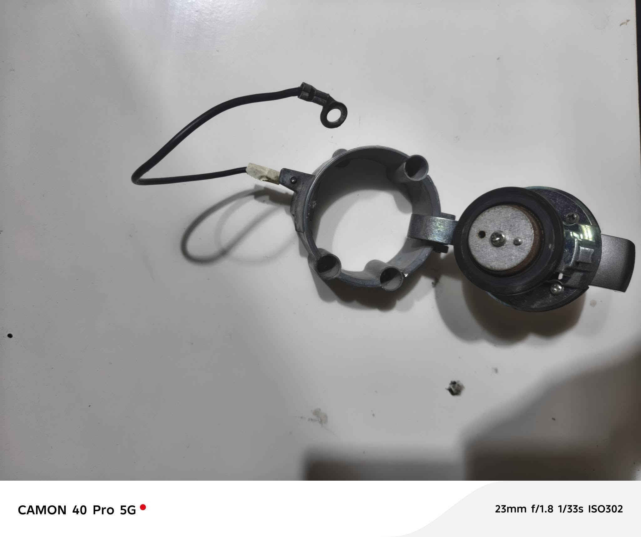 سلام عليكم من رخصة اصحاب الكروب قبق بانزين نفخ ياباني للبيع مال دراجه سكنس شمعه نثيه فحل واير الحساس موجود بي القبق نضيف وشغال معه اسويجه كما موضح بالصورة السعر 50 الف ابدون اسويج 35 و للستفسار ***********
