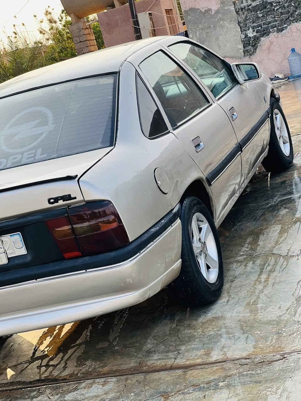 السلام عليكم وبل فكتره مديل 94محرك 18رقم بابل انكليزي بسمي عنوان موصل ايمن السعر 43وبيها مجال بصيط رقم تلفون0751226934  ***********
