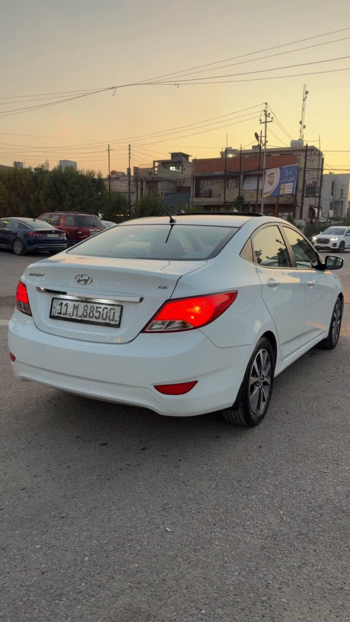 سلام عليكم
للبيع اكسنت 
موديل 2016 
خليجي 
بأسمي هزه ورقم جديد تحويل ثاني يوم
فول مواصفات
 فتحه 
محرك ١٦٠٠ 
ويل كروم 
شاشه 
لايت لد 
بكلايت لد 
5 ويل كب

كفاله كير ومحرك من كلشي
بدون نقص برغي
السياره كفاله عامه من الدعاميه للدعاميه لا تبديل ولا صبغ
بيها بارد شي بسيط وممبين

مكان السياره: بغداد العامريه

السعر: (12500$) يعني 125 ورقه وبيها مجال بسيط
للاستفسار: *********** بغداد, العراق
