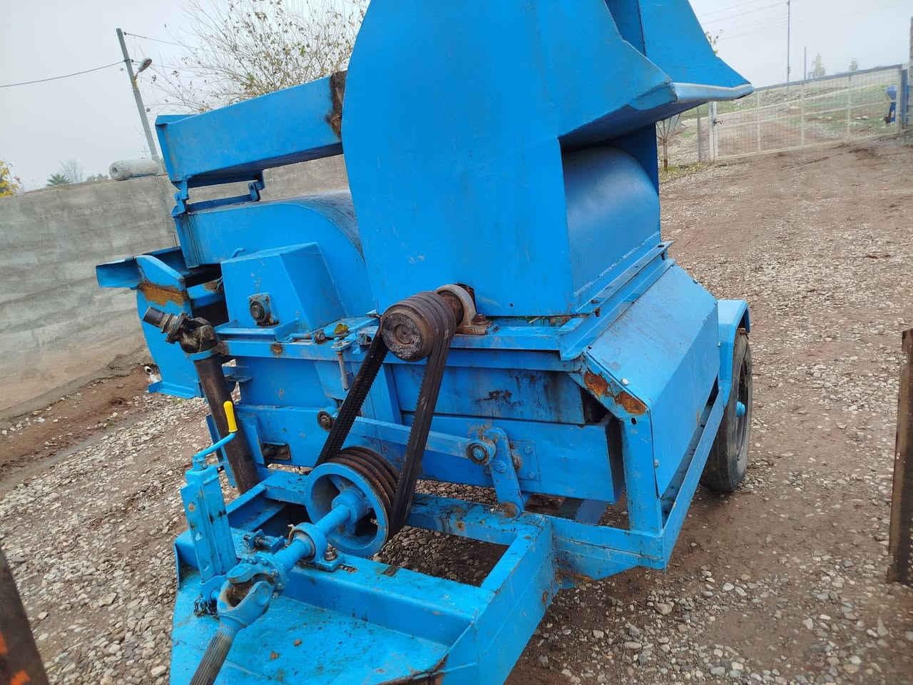 سڵاو هاوڕێیان ئەم هەباشە بۆفرۆشتن هەمووگیانی بەشەر تەورەکانی تازەیە ئەو  قایشی تازەیە دوهێڵەکەی لەگەڵە  شوێن دەوروبەری هەڵەبجەی شەهید ئەگەر موشتەری نیت سەرم مەیەشێنە ڕەقەم ..***********
ئەدمین
