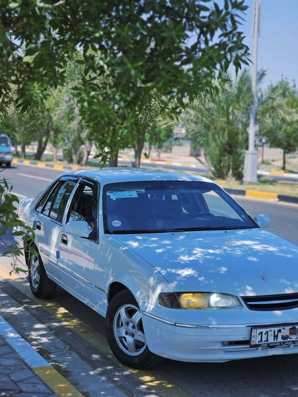 السلام عليكم.....
برنس فراشة للبيع 
موديل 1996..... اللون ابيض
رقم بغداد انكليزي الجديد  .... 
سنوية لـ 2030...
تحويل مباشر ..
محرك مفتوح ..  
كير اوتو...
كير ومحرك خير من الله........
صدر امامي خلفي جديد ..
مصبوغه حزام ..
دشبول ودواخل وبطانين بلادية ..
كهربائيات شغالة ....
تخم تاير..
دواخل نظيفة بلاديه  ...
لايت زنون ..
بدون تبريد  ..
السياره خير من الله ..
السعر 35  .. 
مكان السيارة ديالى /بلدروز 
رقم الهاتف ‏***********
اسف عل اطاله الشراي يتصل غير متواجد عل 
فيس اتصال فقط .....
