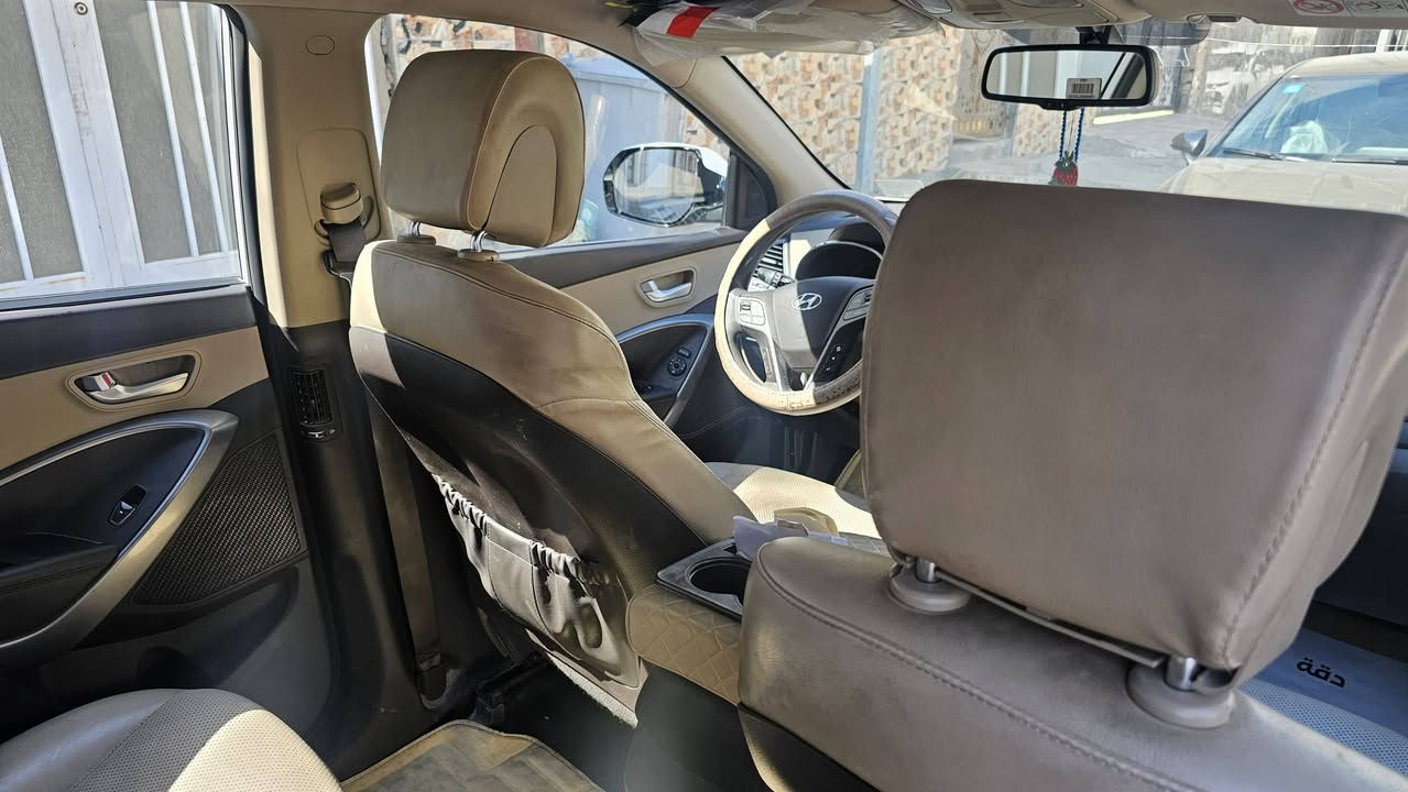 * هيونداي سنتافي فول عدا البانوراما ٦ سلندر خليجي للبيع .
* رقم بصرة بأسمي
* كراسي السائق والصدر كهرباء .
* كراسي جلد .
* ٧ راكب .
* بصمة .
* تبريد ثلاث قطع. 
* محرك لوك نظيف جدا بلادي وحدادية جديدة . 
* اطارات جديدة .
* ويل كب 19 انج .
* حساس امامي خلفي وزراك لايت امامي .
* صندوك كهرباء .
* شاشه . 
* كاميرا خلفيه .
* مخارج USP و AUX وبلوتوث .
* وبقية المواصفات الأخرى .
* ماشية 90 الف .
* رقم بصرة بأسمي .
* ضرر تبديل باب السائق ومصبوغ وجاملغ صفحة الصدر بارد وشويه من الدعامية الامامية صفحة الصدر .
* مكان السيارة بصرة 
* السعر المطلوب 215 ورقه وبي مجال للطيبين. 
* أبو مريم/  ***********
*
