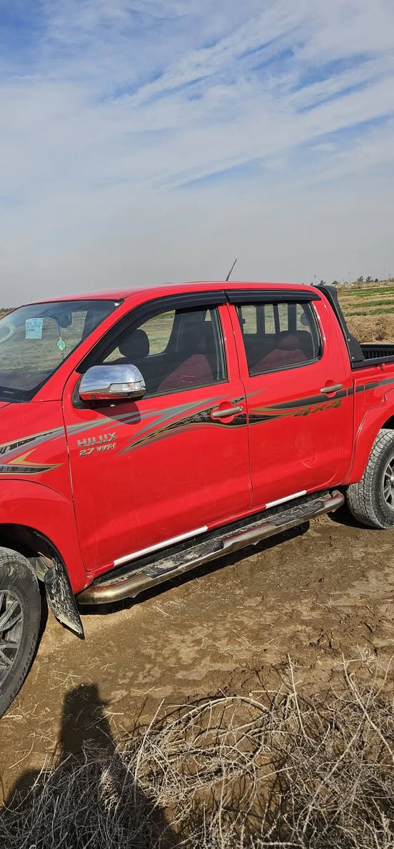 هايلوكس للبيع موديل ٢٠١٥ كفاله عامه من فتح من صبق ماشيه ٢٠٠ اوتماتيك سياره رقم اربيه ***********عنوان واسط نعمانيه سعر ٢٣٠ وبيه مجال
