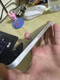 ايفون 12 للبيع  ي بس هاي الضربه من جوه وكع من ايدي  والباقي نظيف 100% ...