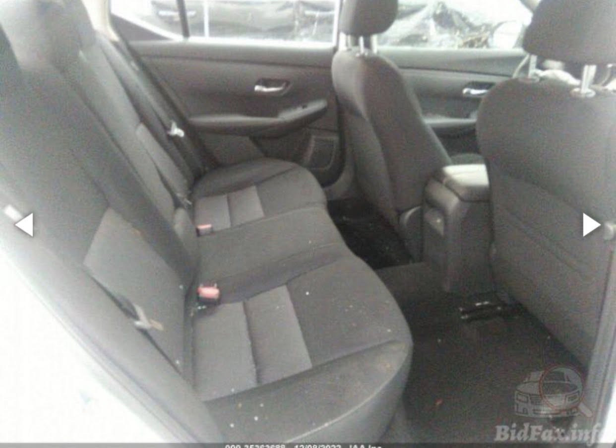 نيسان - سينترا
Nissan Sentra SV 2022

وارد أمريكي 🇺🇸

⚙️محرك 4 سلندر 2.0L

مواصفات SV 
▫️شاشة كبيرة
تدعم Apple CarPlay, Android Auto 
▫️نظام فرملة طوارئ تلقائية 
▫️نظام تنبيه حركة المرور الخلفية 
▫️نظام تحذير مغادرة المسار
▫️كاميرا خلفية 
▫️تحكم ستيرن
▫️رادار امامي خلفي
▫️حساس
▫️ويل كروم

▫️الضرر موضح بالصور والسونار

رقم سليمانية 
مكان السيارة ديالى 

ماشية 50 ألف 

السعر 13.500💲 

للإستفسار 
*********** إتصال أو واتساب 
السعر 135💲
