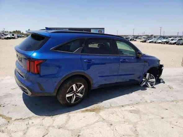 السلام عليكم..كيا سورنتو 2022 لون ازرق بحري حادثها بالدعاميه بدون اي قطعه تبديل السياره كلها بلادي + خسفه اباب السايق السياره كلها ليبل واحد  رقم جديد بغداد السنويه لغايه 2029 بأسمي بدون مراوس
تشغيل بصمه .بصمه أبواب وترحيب اناره باليدات  
محرك 2500تيربو
7راكب .Vip كشنات منفصل 
كشنات جلد تدفئه امامي وخلفي كشن السايق كهربائي
كامره دواره +كامره مانع صدمات + توقف عند الرجوع 
شاشه كبيره ابل كار بلي 
تحديد مسار وسياقه ذاتيه 
شاحن لاسلكي + 4 انظمه قياده 
سايد بريك دكمه + فول تحكم ستيرن +نزول منحدرات 
تشغيل عن بعد لد زنون ابيض عالي ناصي + اشاير بالمري باب الصندوق كهربائي
كلين بدون اي قطعه صبغ او تبديل 
مواصفات EX
بجم كبس 
تبريد شركه قطعتين 
ماء الراديتر شركه 
كلها ع وضع الشركه 
ماشيه 33 الف ونص حقيقي 
السعر 275 وبيها مجال بسيط للإستفسار الاتصال ع الرقم 
***********
