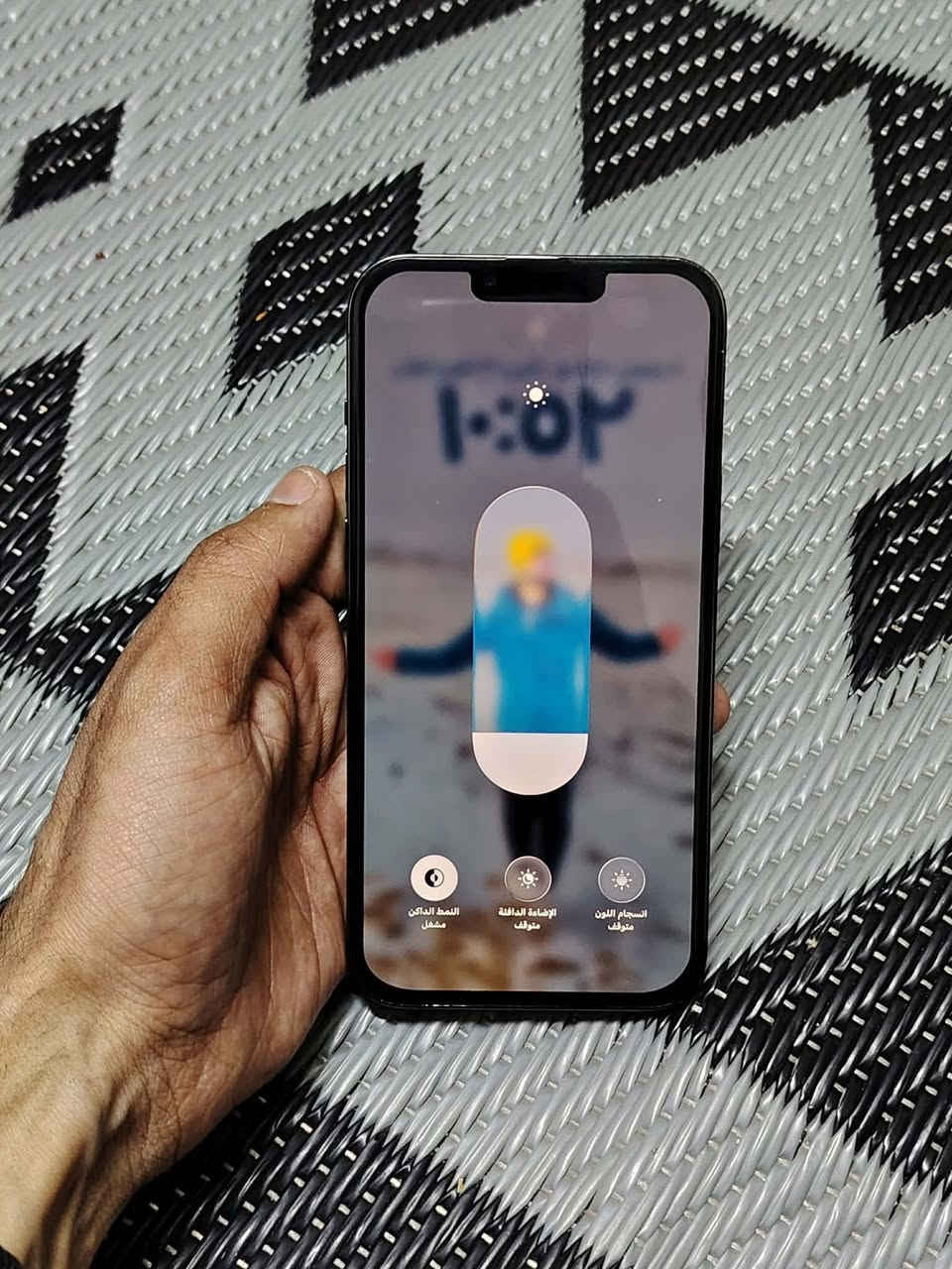 السلام عليكم جهاز للبيع 13برو ماكس بطاريه81 الجهاز مامفتوخ السعر 650 وبيه مجال الرقم الهاتف *********** مستعجل علا بيعه
