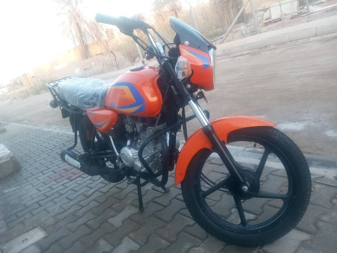 السلام عليكم بوكسر موديل واحد وعشرين للبيع واسط قضاء الحي الرقم هاتف ***********
