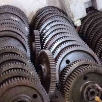 توجد دشالي صفحه أكسل وكنترولات وبمات  وجكات كريدر كوماتسو و كريدر مسيو...