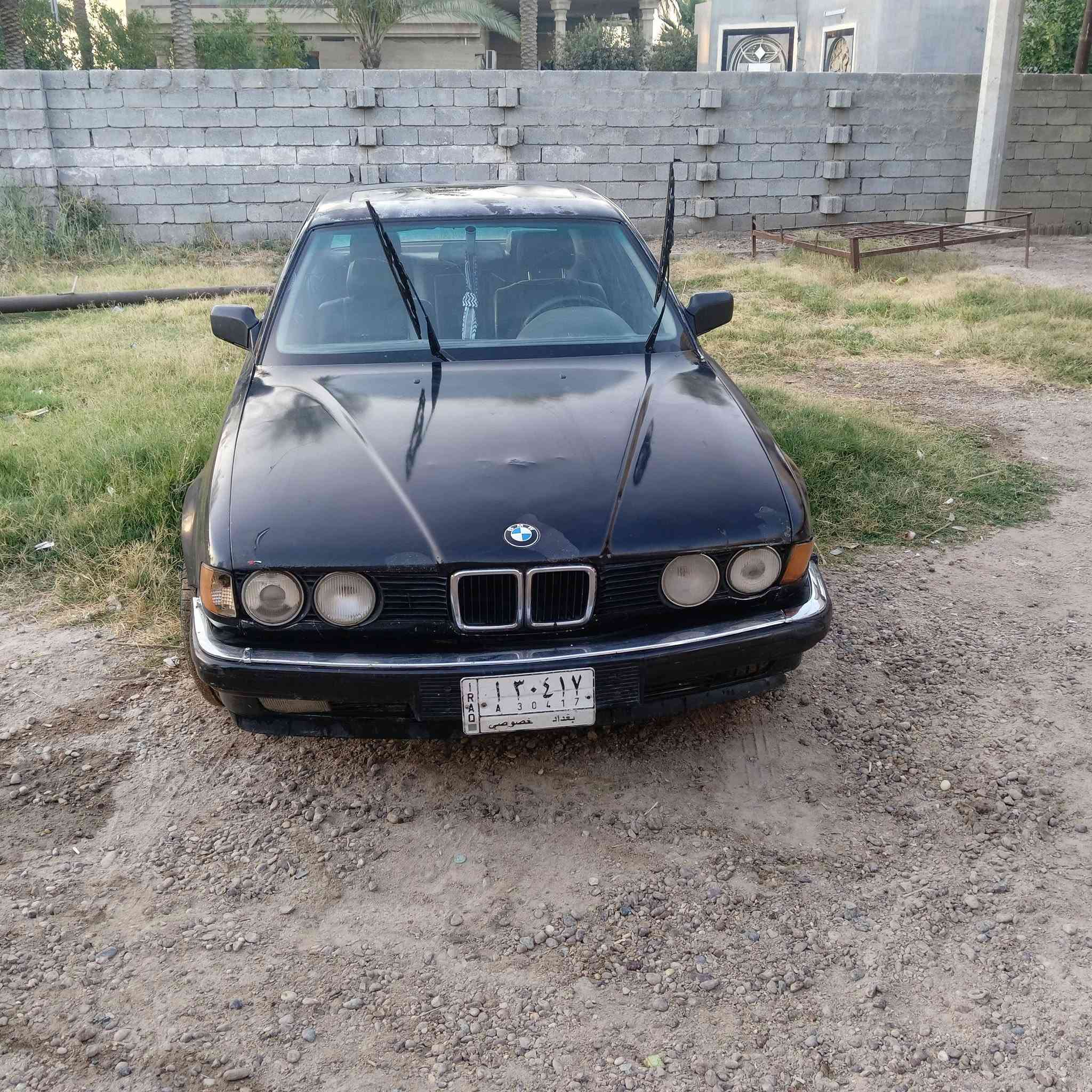 بي ام 730 موديل 1993
رقم بغداد  
محرك وكير كفاله تخم تاير جديد 
السياره نواقصه بسيطه 
السنويه صارله شهر صاقطه 
والكشر كدام عينك 
كشنات كهربائية شغاله 
غرفته نضيفه 
سعره 45 وبيه مجال
مكانه الأنبار براهيم بن علي  
رقم الهاتف ***********
