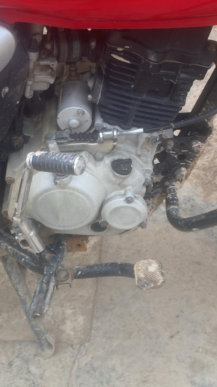 سلام عليكم بوكسر للبيع 2022 بشهر 12 دراجه نضايفه مابيهه اي نقص مكاني بغداد سعر مليونين مرقمه رقم نكليزي بسمي ***********
