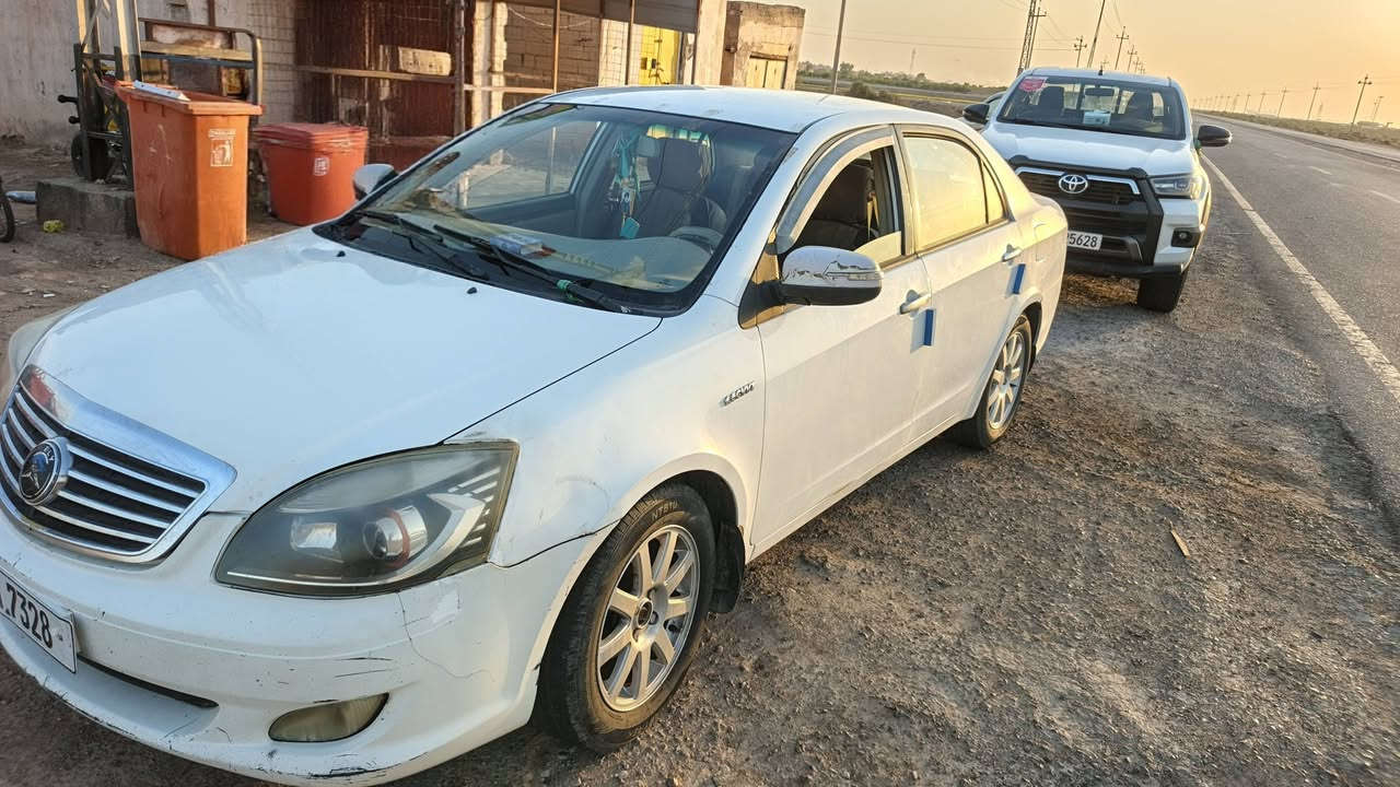 سيارة جيلي موبل موديل ٢٠١٢ السيارة كفالة عامة من الضربة و التبديل و الصبغ ما عدا بارد قليل بالدوسة و البنيد كد شبر مكينة كير كفالة مكينة ١٨٠٠ كير عادي المرغوب سنوية نافذة ٢٠٢٧ مداور ثاني يوم رقم ميسان انكليزي مصفرة غرامات مكان ميسان الكحلاء ***********
