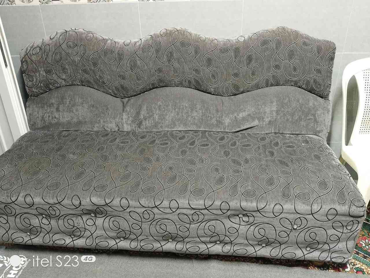 ديوان للبيع خشب عراقي ثقيل السعر 175وبي مجال اربع قنبات وزاويه
***********

***********
