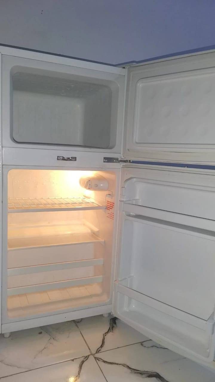 ثلاجة صغيره مستخدمه5اشهر زلق مابيها ولا داخله تصليح ب60مكاني الشطره الشراي يجي خاص


**إذا كنت صاحب هذا الإعلان وتريد حذفه لأي سبب، رجاءا أرسل رسالة إلى الدعم الفني**