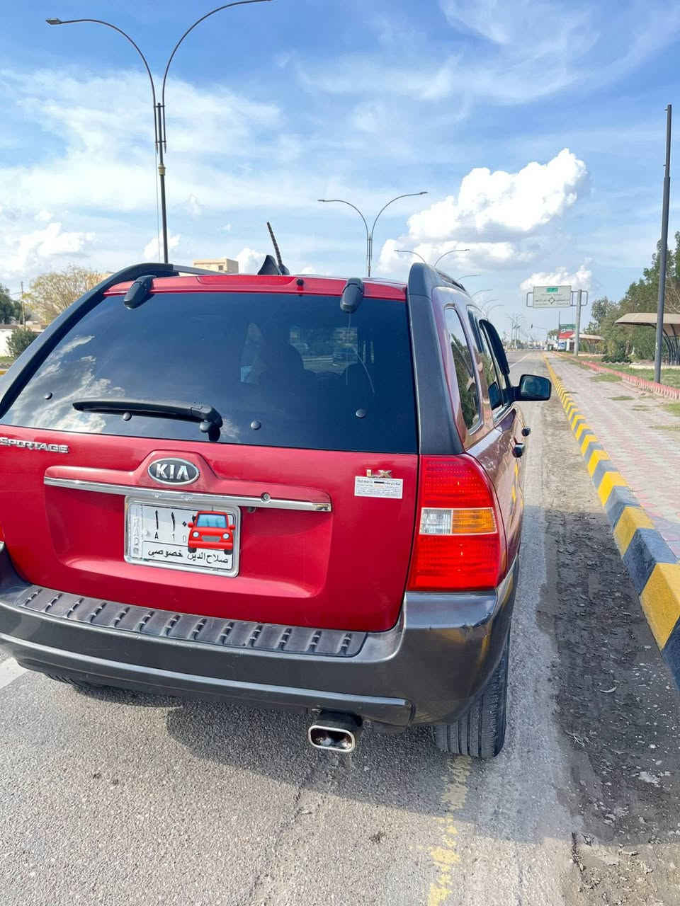 🚗 كيا سبورتاج 2007 وارد أمريكي كلين
✅ محرك 2000 
✅ أوتوماتيك
✅ دفع أمامي
✅ بدون حادث أو صبغ
✅ ممشى 205 ألف ميل
✅ رقم صلاح الدين خصوصي
✅ تكييف ممتاز ومحرك وقير بحالة جيدة
✅ جاهزة للسفر والاستخدام
💵 المطلوب 120 ورقة قابل للتفاوض بعد المعاينة
الاتصال ***********
