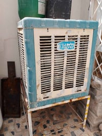 مبردة للبيع شغالة كلشي ما بيها سعر 50الف رقم 07700763744