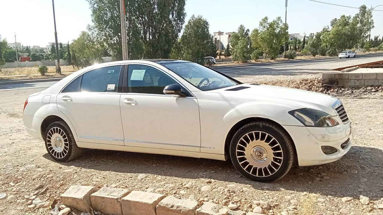 ماسیدسS350 سەیارکە زۆر خاوێنە قەپات مواسەفاتە ساخە کۆدی ئاسایش هەیە 77$
*********** Singapore

