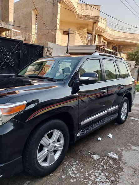 السلام عليكم للبيع لاند كروز موديل 2012 افطيم بيهة صبغ باب وشوية جاملغ بارد السيارة  جدديدة متعبانة مذب عليهة ربع ماشية 130 السعر 32 الف دولار مكاني بغداد السيدية ✅ الستفسار ***********
