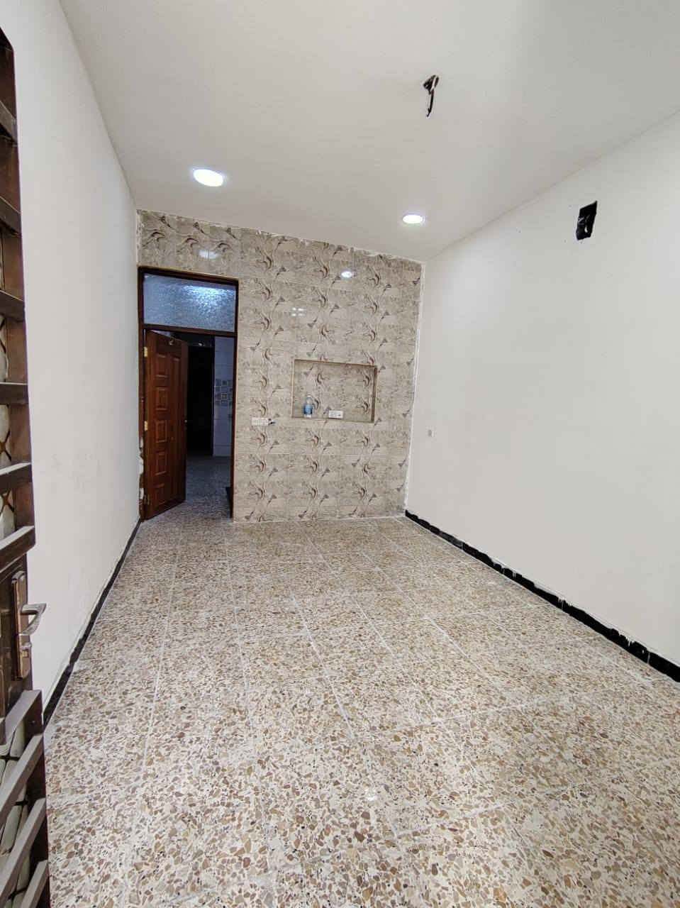 السلام عليكم بيت للبيع 60 متر مسلح طابقين يتكون من طرمه وصاله ومطبخ وغرفه نوم وصحيات ومنور ..
طابق ثاني من غرفتين نوم وصحيات وبيتونه وسطح موقع القطاع الاول بلفرع المقابل لفرع جامع المشاهدة للاستفسار خاص او الاتصال ***********
