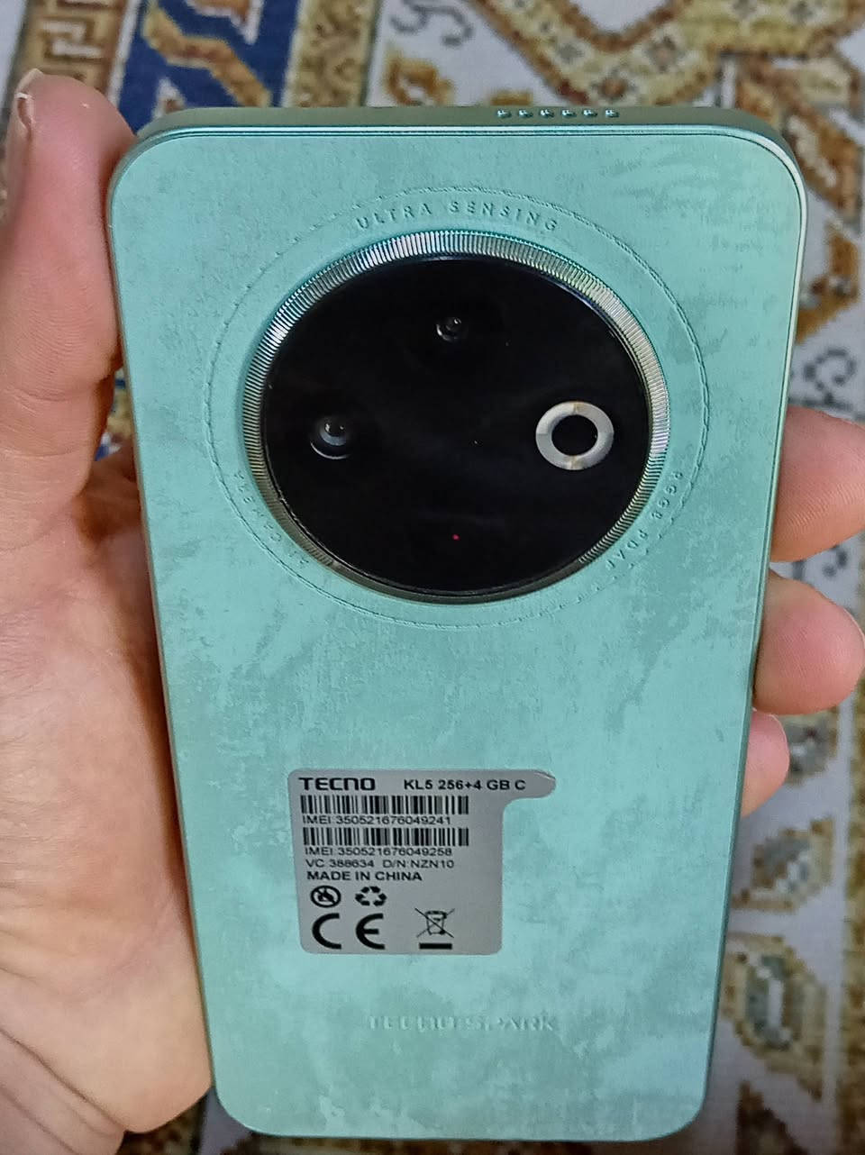 السلام عليكم الجهاز للبيع 
*اسم TECNO SPARK 30C*

*المواصفات:*

- اسم الجهاز: TECNO SPARK 30C
- الطراز: TECNO KL5
- وحدة المعالج المركزية: Helio G81
- الذاكرة العشوائية (RAM): 4.00 GB + 4.00 GB (ذاكرة وهمية)
- الكاميرا الخلفية: 50 ميجابكسل ثنائية
- الكاميرا الأمامية: 8 ميجابكسل
- البطارية: 5000mAh
- الشاشة: 720×1600
- نظام التشغيل: Android

*الحالة:* جهاز جديد ، على وضع  الشركه متوفرة كل لملحقاته 

*السعر:* 250,000 وبيه مجال   
*الموقع:* (بغداد عبيدي )

*طرق الاتصال:*
- الهاتف: ( *********** )

*ملاحظة:* ممتواجد واتساب
