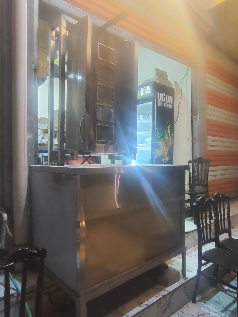 شوايه كص سلستيل
ام 5عيون 
ام جرار 
ستخدام قليل 
سعرها 850وبيها مجال 
مكان ناصريه قضاء قلعه السكر 
رقم الهاتف : ***********
