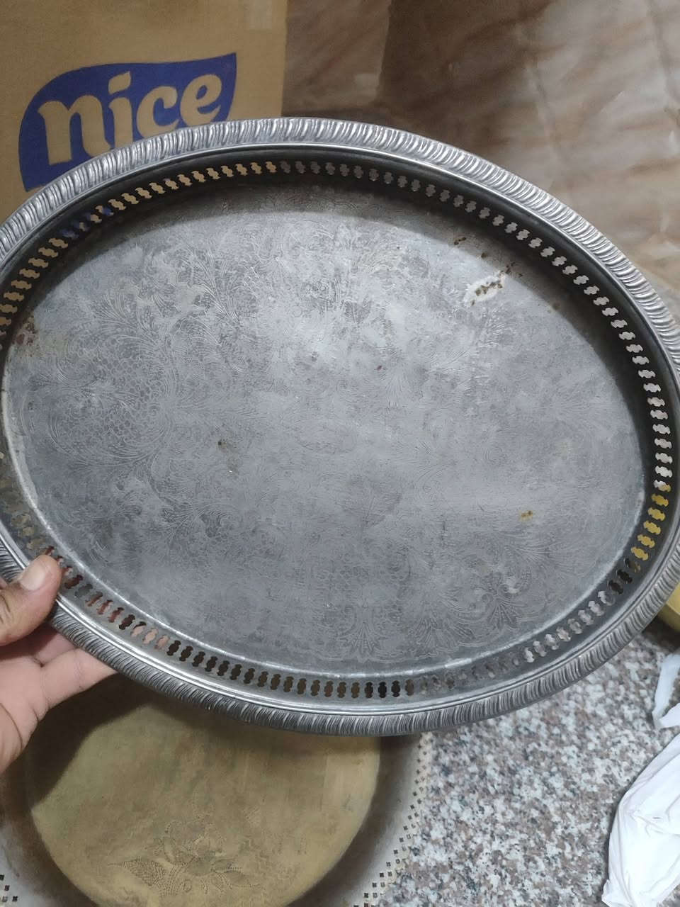 صينيه مع كلاصات نحاس قوي مو خفيف ب45
صينيه مال طعام حجم جبير ب15
صواني صغار على 10 الوحده 
يوجد توصيل مكاني حله


**إذا كنت صاحب هذا الإعلان وتريد حذفه لأي سبب، رجاءا أرسل رسالة إلى الدعم الفني**