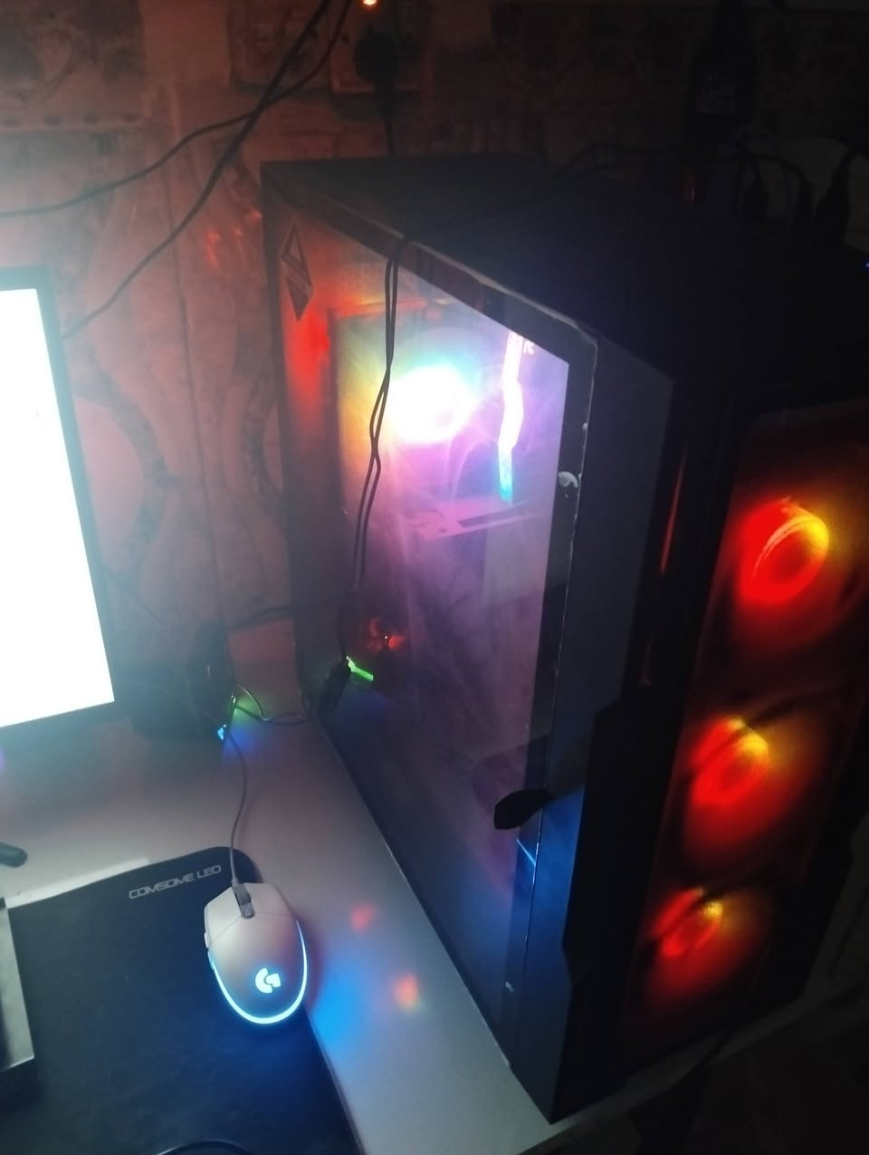 السلام عليكم كلشي بل صور للبيع 
استخدام قليل سبب بيع طالب 
مواصفات موجوده بل صور 
الشاشه 1080 165 فريم بيها ضربه كلش بسيطه وحتى ما تبين 
ماوس لوجتك وكيبورد ريدراغون وسماعات هايبر اكس كلاود تو جوستك اكسبوكس كيم سير ودراغسون كامل
يوبي اس 1200 
السعر خاص...


**إذا كنت صاحب هذا الإعلان وتريد حذفه لأي سبب، رجاءا أرسل رسالة إلى الدعم الفني**