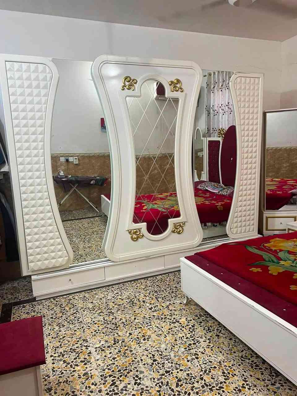 سلام عليكم غراض بيت نضيفه كلش للبيع واسعارهن مناسبه
غرفه نوم تركي نوعيه كلش زينه سعرهه ٣٠٠ 
التخم النيلي ب٤٠٠ 
التخم الثاني بهم ٤٠٠ 
مكاني المسيب سده الهنديه للاستفسار خاص او اتصال ***********
